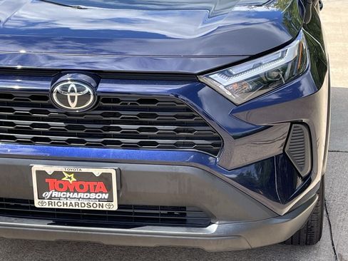 Used 2025 Toyota RAV4 XLE AWD/4WD image 8