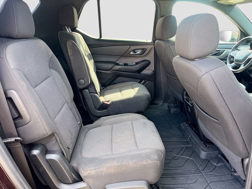 Used 2023 Chevrolet Traverse LT FWD image 30