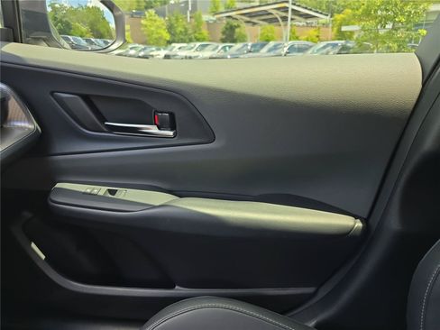 Used 2023 Toyota Prius XLE FWD image 23