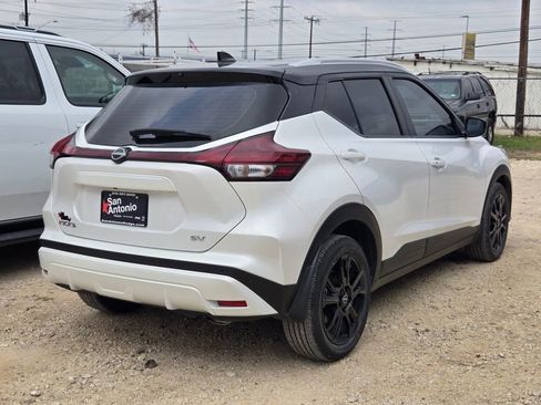 Used 2024 Nissan Kicks SV image 7