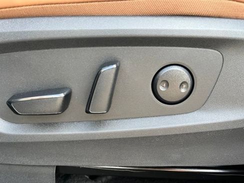 New 2026 Nissan Pathfinder Platinum w/ Lighting Package AWD/4WD image 9