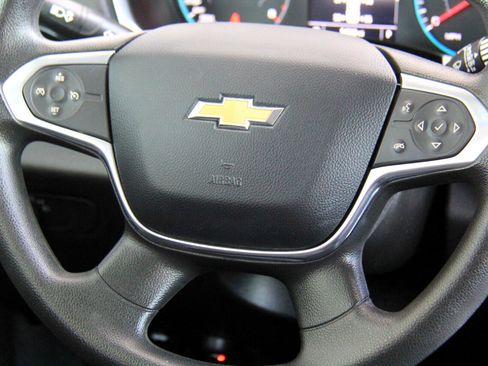 Used 2021 Chevrolet Traverse LS image 12