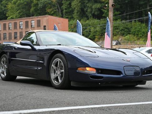 Used 2000 Chevrolet Corvette Convertible w/ Memory Pkg RWD image 17