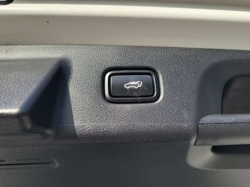 Used 2024 Hyundai Palisade SEL w/ Premium Package FWD image 19