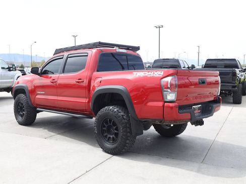 Used 2022 Toyota Tacoma TRD Off-Road w/ Technology Package AWD/4WD image 4