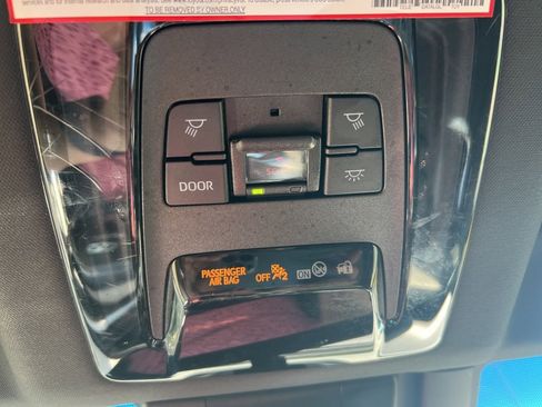 Used 2021 Toyota Venza Limited w/ Advanced Technology Package image 21