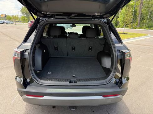 Used 2026 Chevrolet Equinox LT FWD image 5