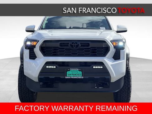 Certified 2025 Toyota Tacoma TRD Off-Road image 8