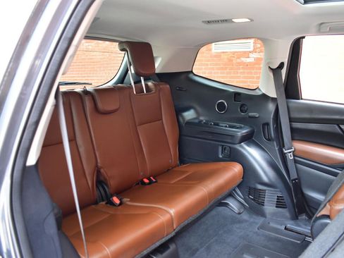 Used 2019 Subaru Ascent Touring AWD/4WD image 18