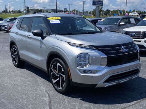 Used 2022 Mitsubishi Outlander SE AWD/4WD image 1