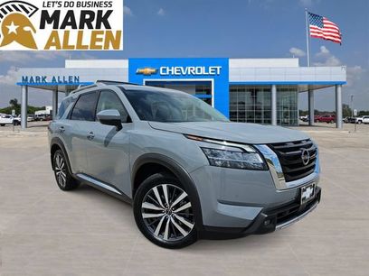 Used 2022 Nissan Pathfinder Platinum w/ Cargo Package