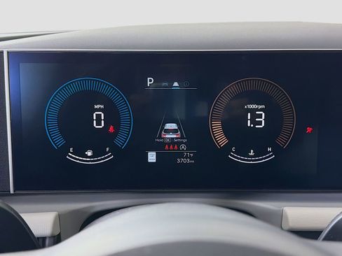 Used 2025 Hyundai Tucson SE image 15