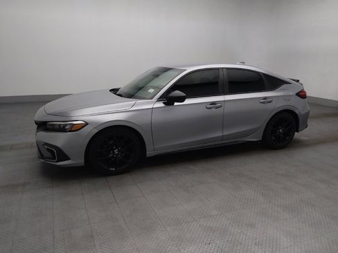 Used 2022 Honda Civic Sport image 2
