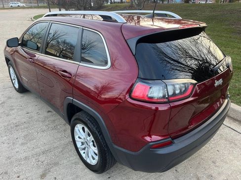 Used 2019 Jeep Cherokee Latitude w/ Popular Appearance Group image 4