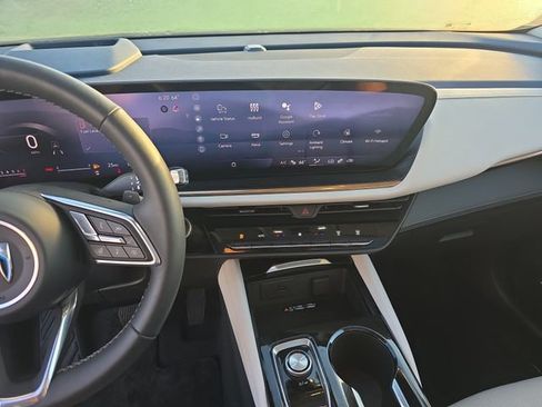 Certified 2025 Buick Envision Avenir AWD/4WD image 19