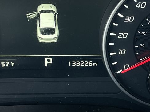 Used 2018 Kia Stinger GT1 image 13