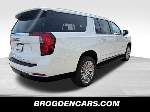 New 2026 GMC Yukon XL Elevation w/ Elevation Premium Package image 3
