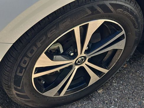 Used 2021 Nissan Sentra SV image 19