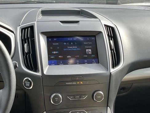 Used 2020 Ford Edge SEL image 25