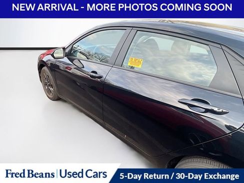 Used 2023 Hyundai Elantra SEL image 4