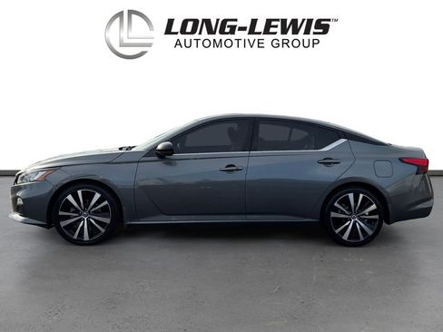 Used 2019 Nissan Altima 2.5 SR w/ SR Premium Package image 2