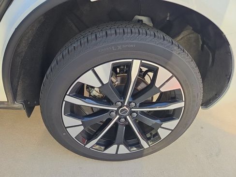 Used 2026 Volvo XC60 B5 Plus AWD/4WD image 11