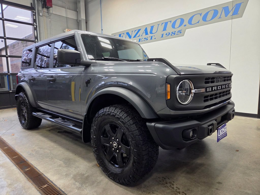 Used 2024 Ford Bronco Black Diamond AWD/4WD image 2