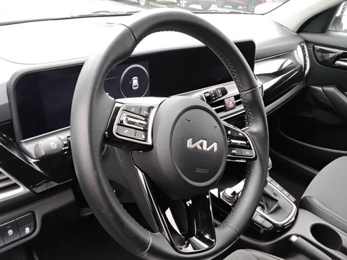 Used 2024 Kia Seltos S AWD/4WD image 8