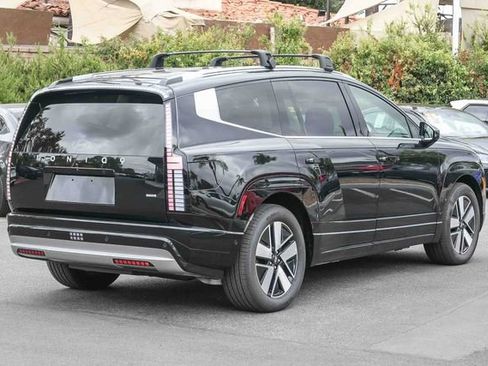 New 2026 Hyundai Ioniq 9 SEL image 4