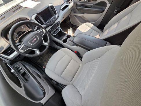 Used 2024 GMC Terrain SLE FWD image 8