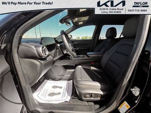 Used 2026 Chevrolet Equinox LT w/ Convenience Package II FWD image 9