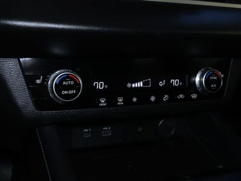 Used 2024 Mitsubishi Outlander SE image 32