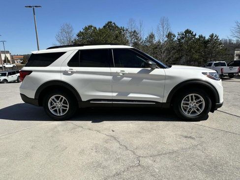 New 2025 Ford Explorer Active w/ Active Comfort Package image 8
