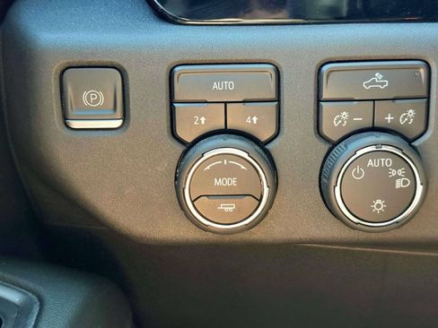 Used 2024 Chevrolet Silverado 1500 LT AWD/4WD image 19