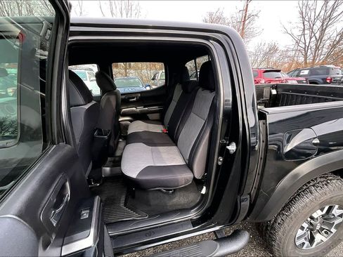 Certified 2021 Toyota Tacoma TRD Off-Road image 18