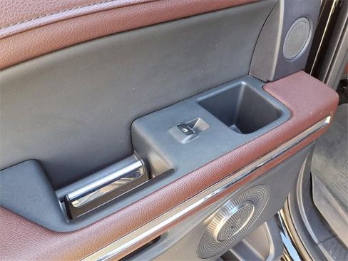 Used 2022 Ford Expedition Limited image 22