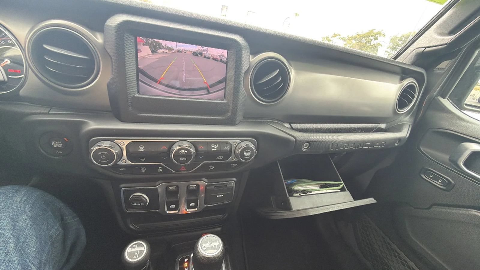 Used 2019 Jeep Wrangler Sport AWD/4WD image 20