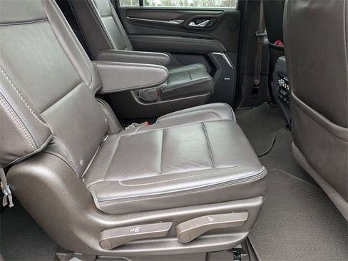 Used 2021 GMC Yukon XL Denali w/ Denali Premium Package image 27