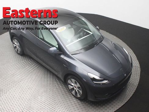 Used 2023 Tesla Model Y Long Range AWD/4WD image 3