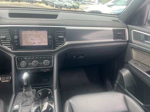 Used 2022 Volkswagen Atlas Cross Sport SEL R-Line image 26