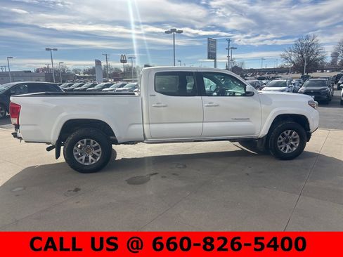 Used 2016 Toyota Tacoma SR5 w/ SR5 Appearance Package (SN) image 5