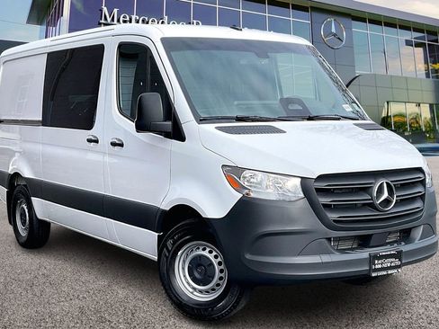 Used 2025 Mercedes-Benz Sprinter 2500 image 1