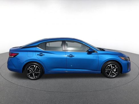 Used 2025 Nissan Sentra SV image 16