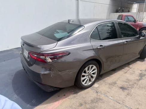 Used 2021 Toyota Camry LE FWD image 5