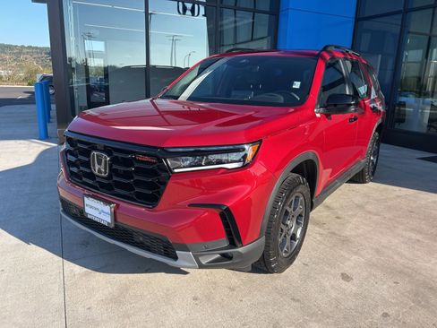 New 2025 Honda Pilot TrailSport image 1