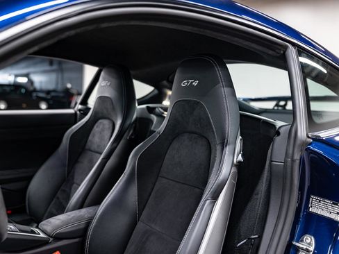 Used 2020 Porsche 718 Cayman GT4 RWD image 6