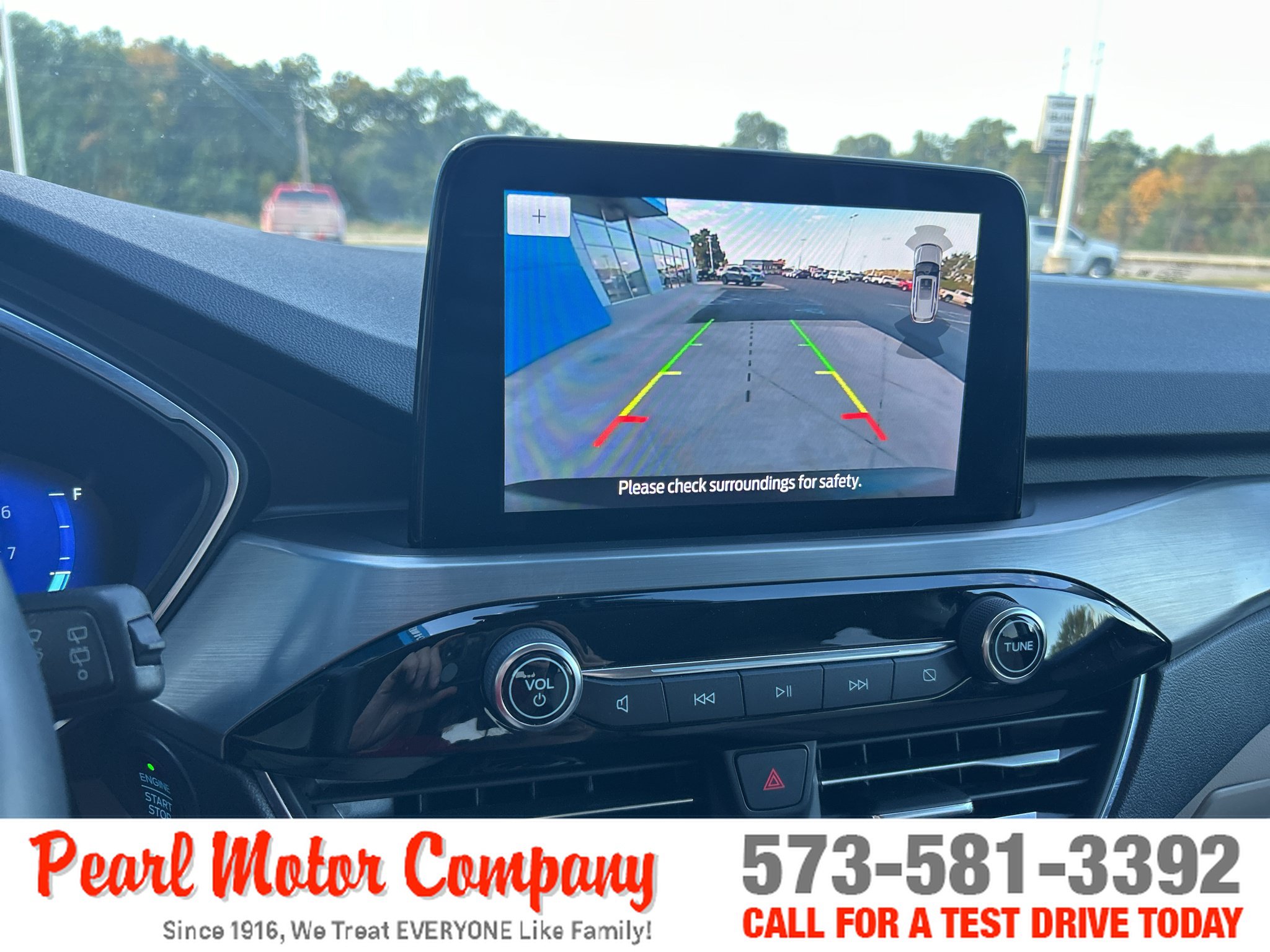 Used 2022 Ford Escape Titanium w/ Class II Trailer Tow Package AWD/4WD image 16