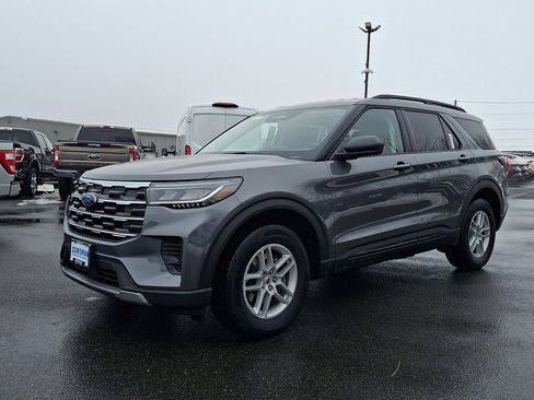 New 2026 Ford Explorer Active image 2