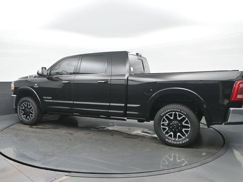 Used 2022 RAM 2500 Limited image 3