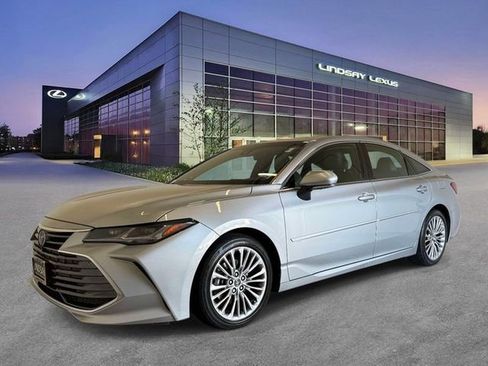Used 2020 Toyota Avalon Limited w/ Advanced Safety Package FWD image 1